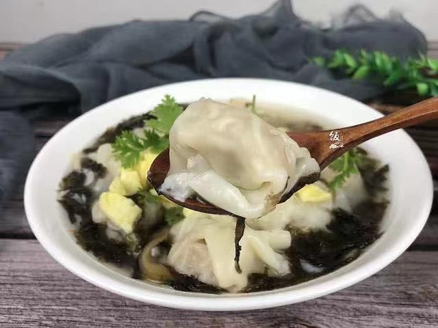 Duck Broth Wonton Noodle Soup + Egg Ribbons 高湯馄饨 面+蛋花
