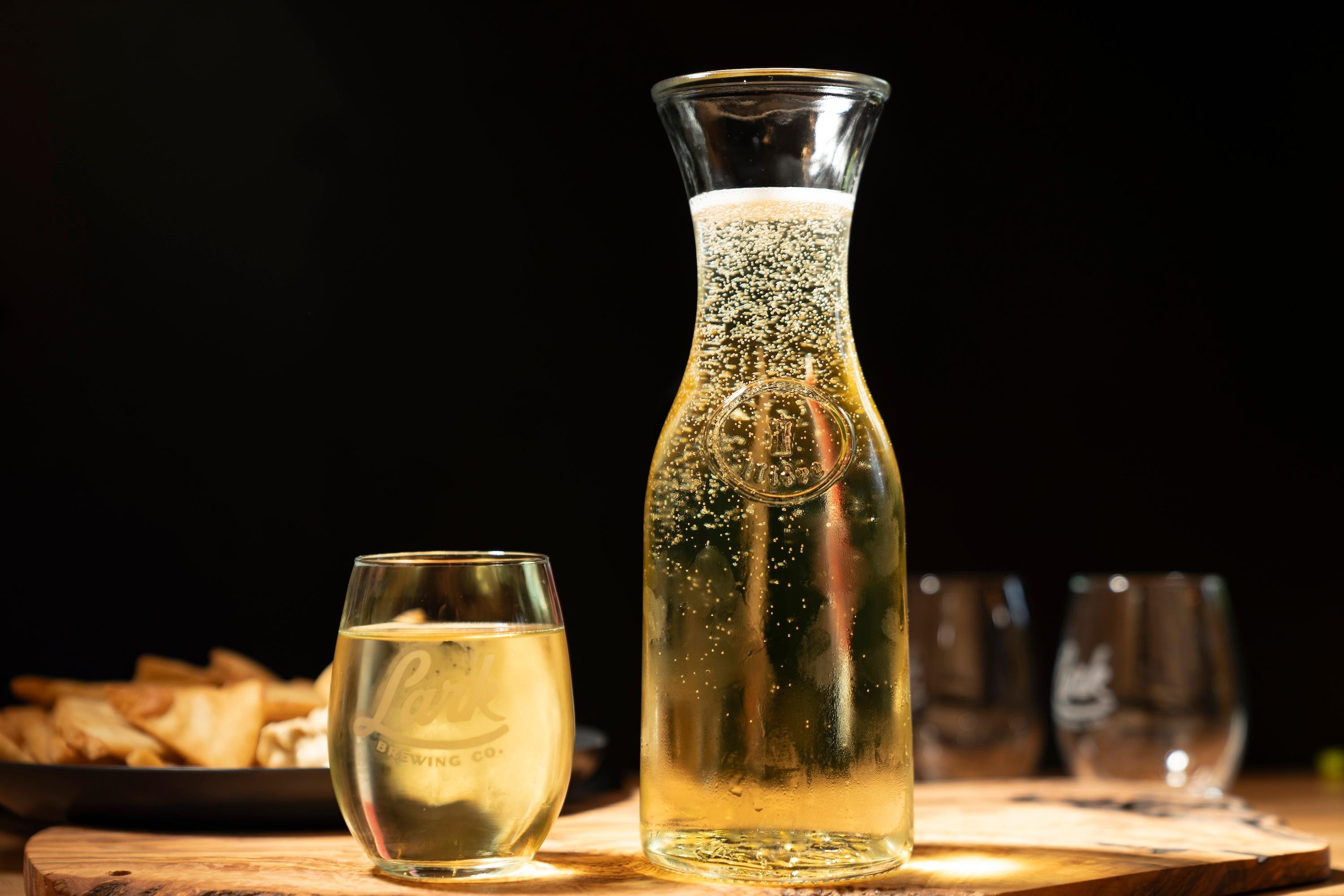Lark Sparkling Wine Carafe- 1L/6.5 glasses