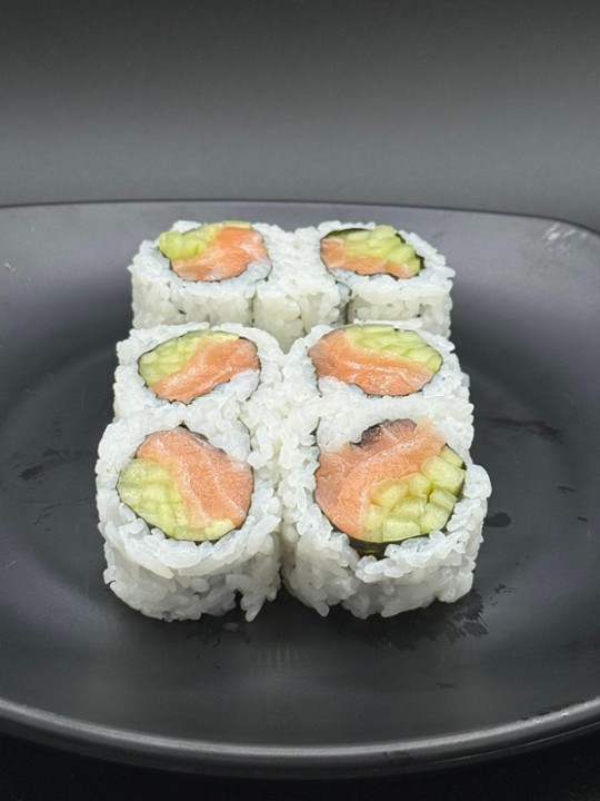 Salmon cucumber roll