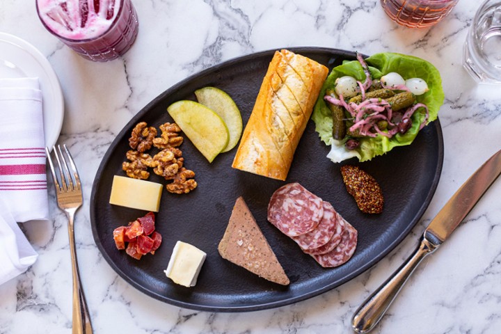 L'assiette de Charcuterie Et Fromage