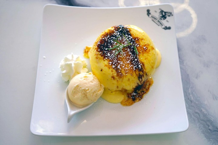 O7. Creme Brûlée Soufflé Pancake