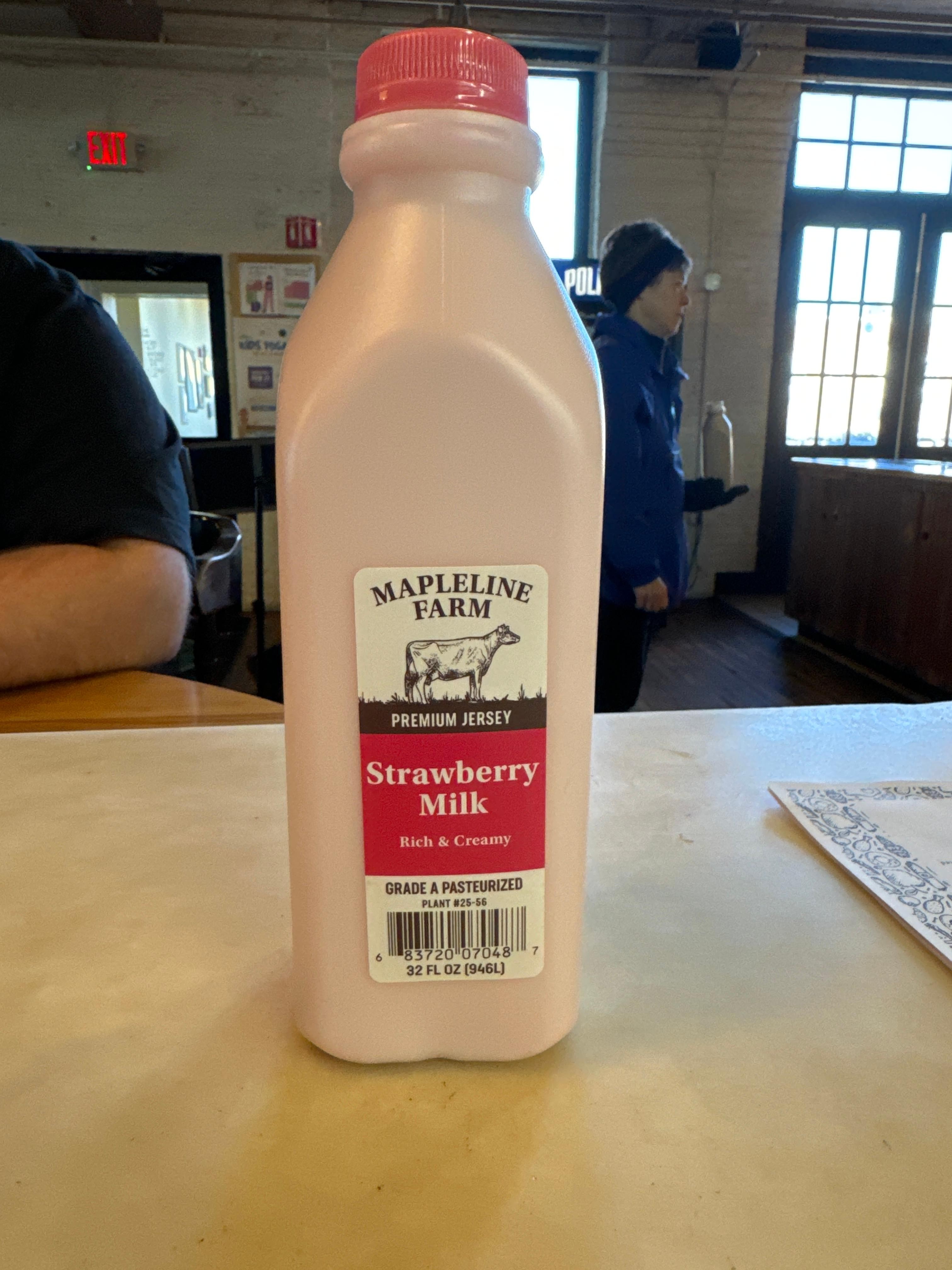 Strawberry Milk 32 oz