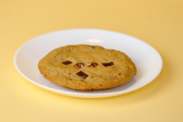 Chocolate & Pecan Chunk Cookie