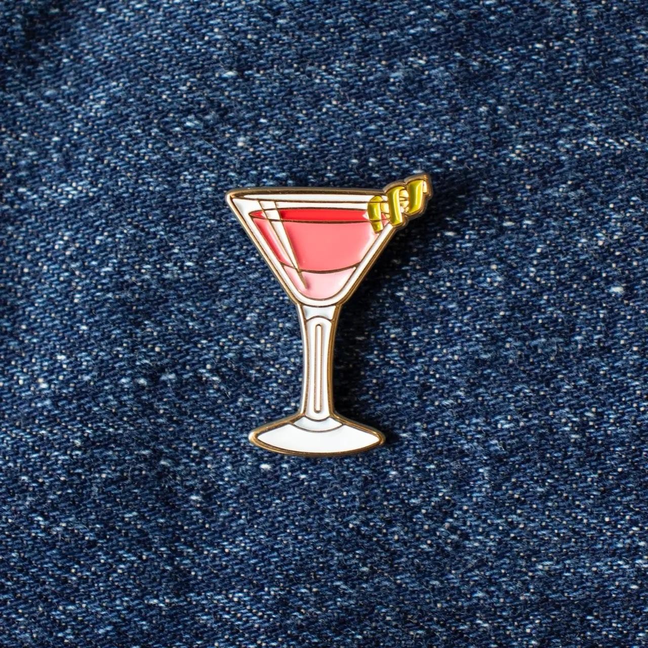 LOV Cosmo cocktail pin