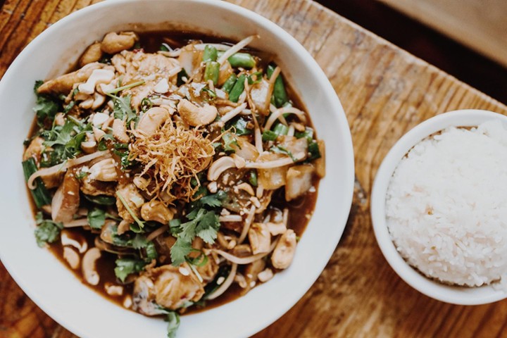 Stir-Fried Cashew Ginger Chicken