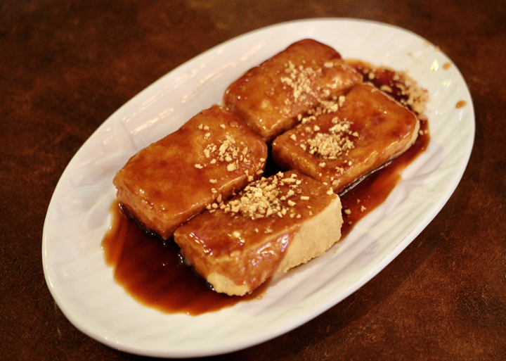 Fried Tofu with Cashew Nuts (4) 果仁脆皮豆腐
