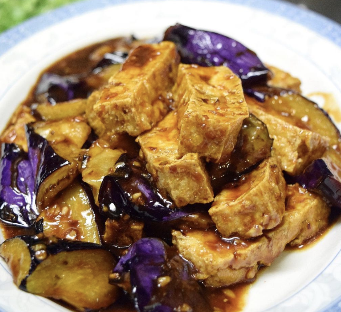 Eggplant w. Tofu in Garlic Sauce 茄子豆腐(午)