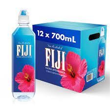 Single Fiji water 700ml