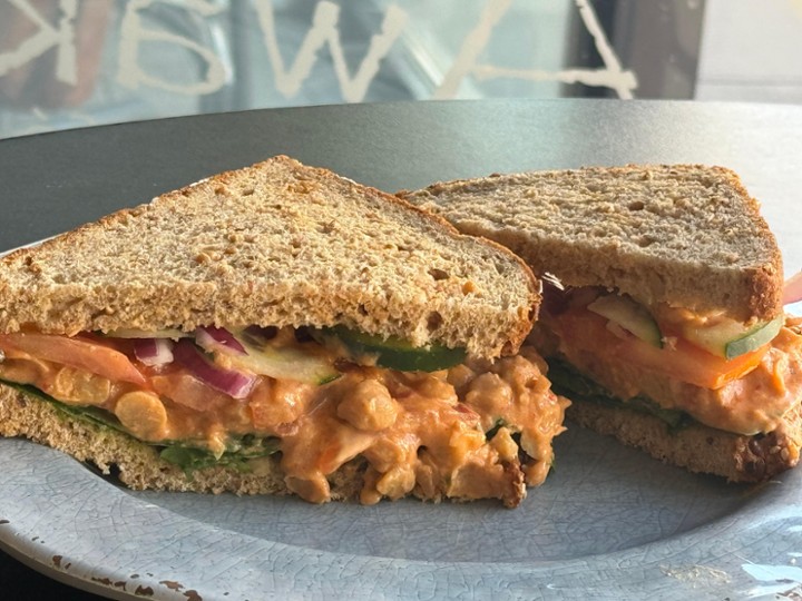 Lunch Feature: Vegan Crispy Chicken sandwich