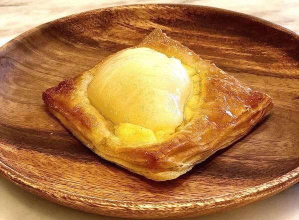 Pear tart