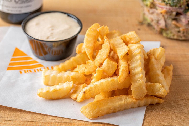 Crinkle Fries w/ Chipotle Mayo Dipping Sauce