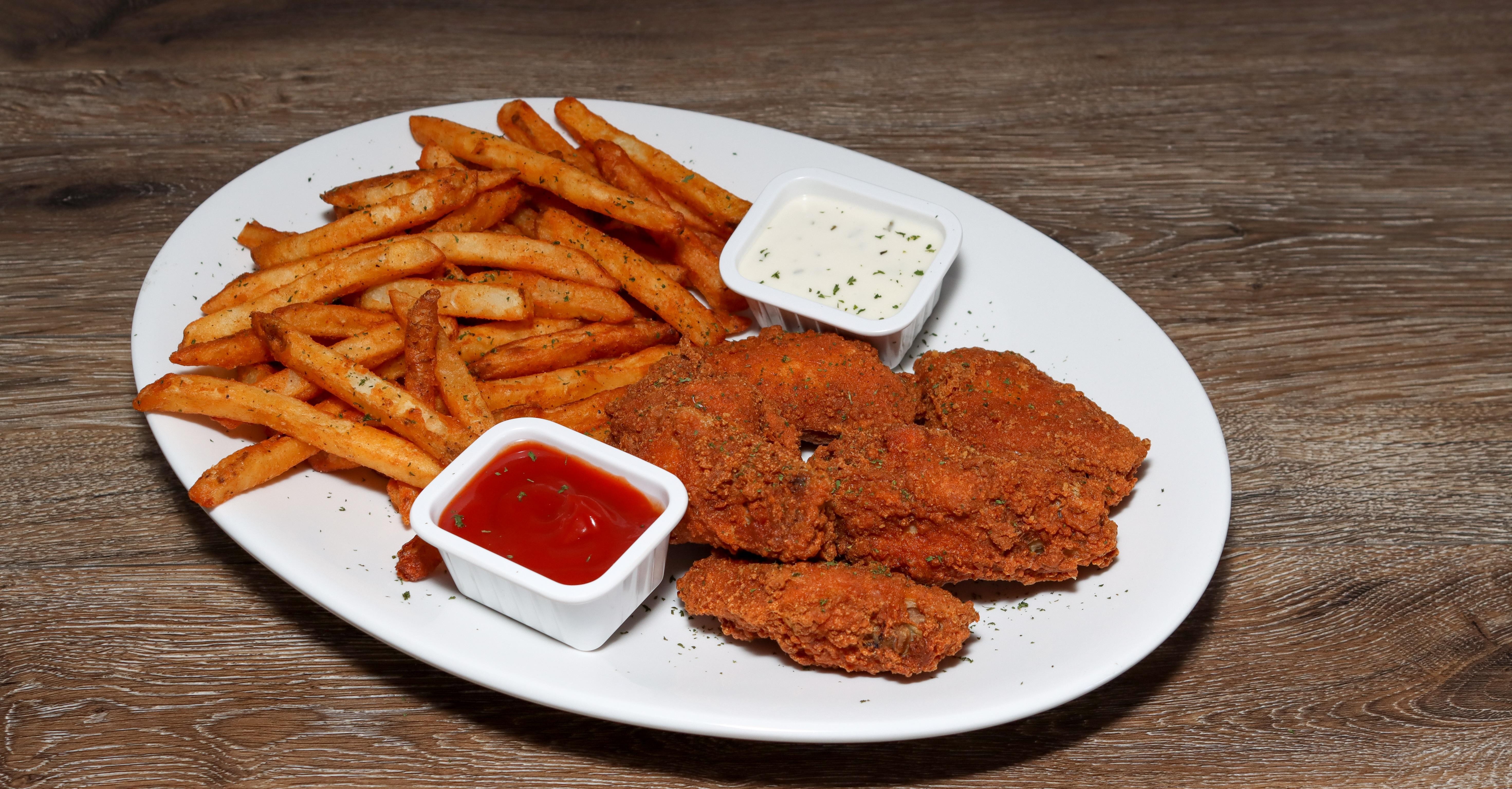Azura wings (5 pcs) with Fries