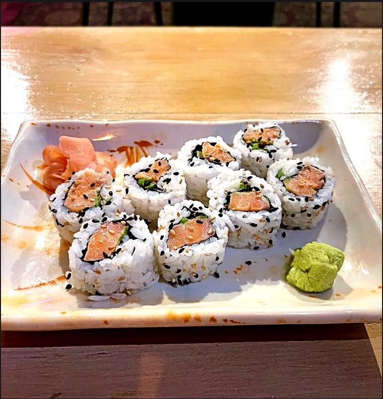 SPICY YELLOWTAIL ROLL