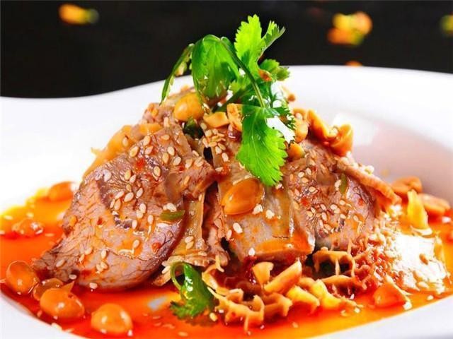 Beef and Beef Stomach with Red Oil Sauce 夫妻肺片