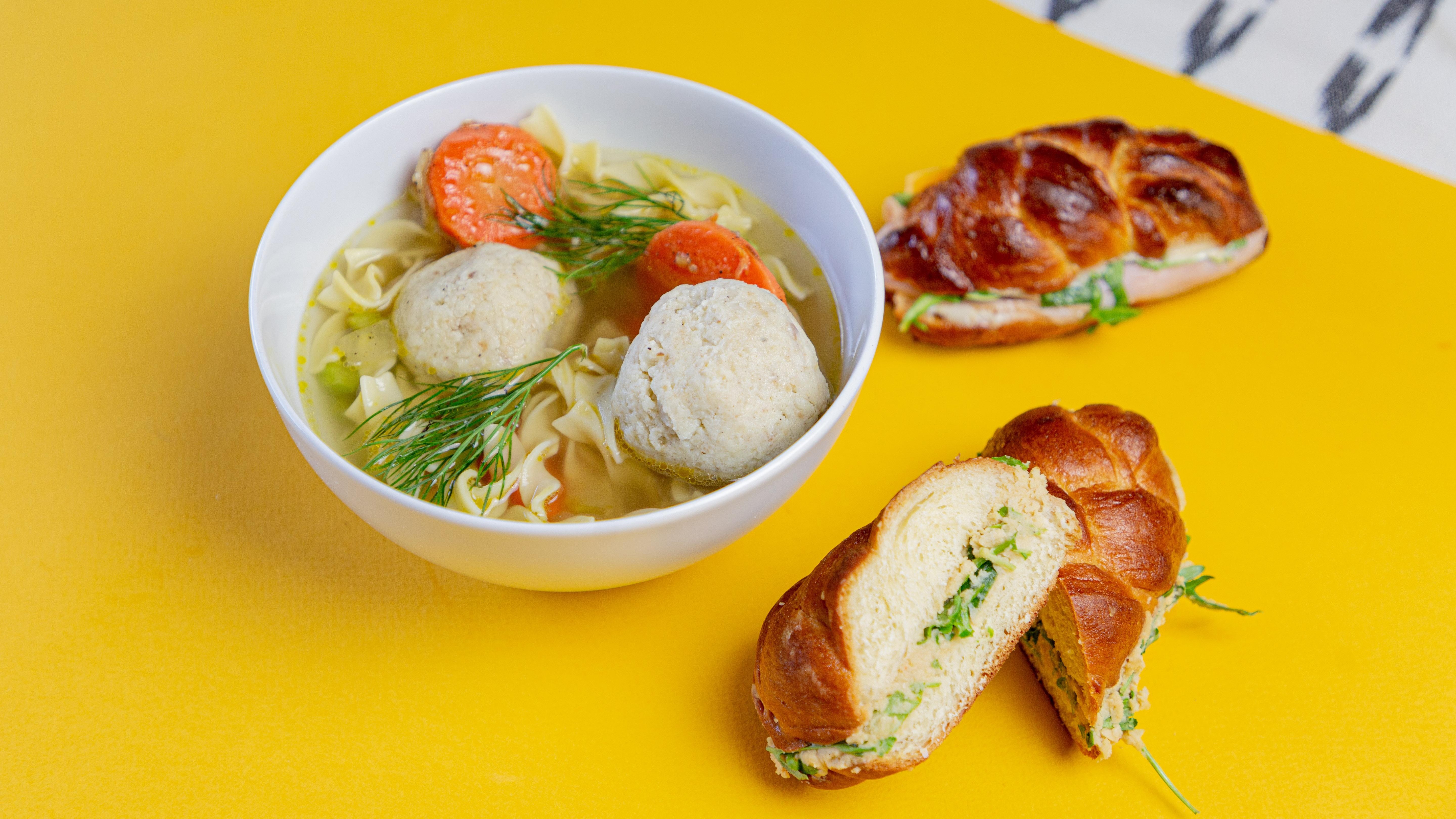 Small Soup, Challah Slider and Cookie Combo