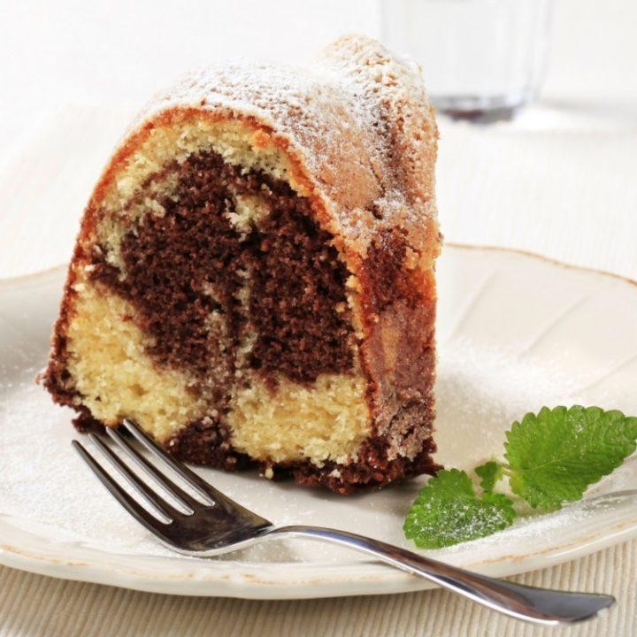 Butterfinger Crunch Cake