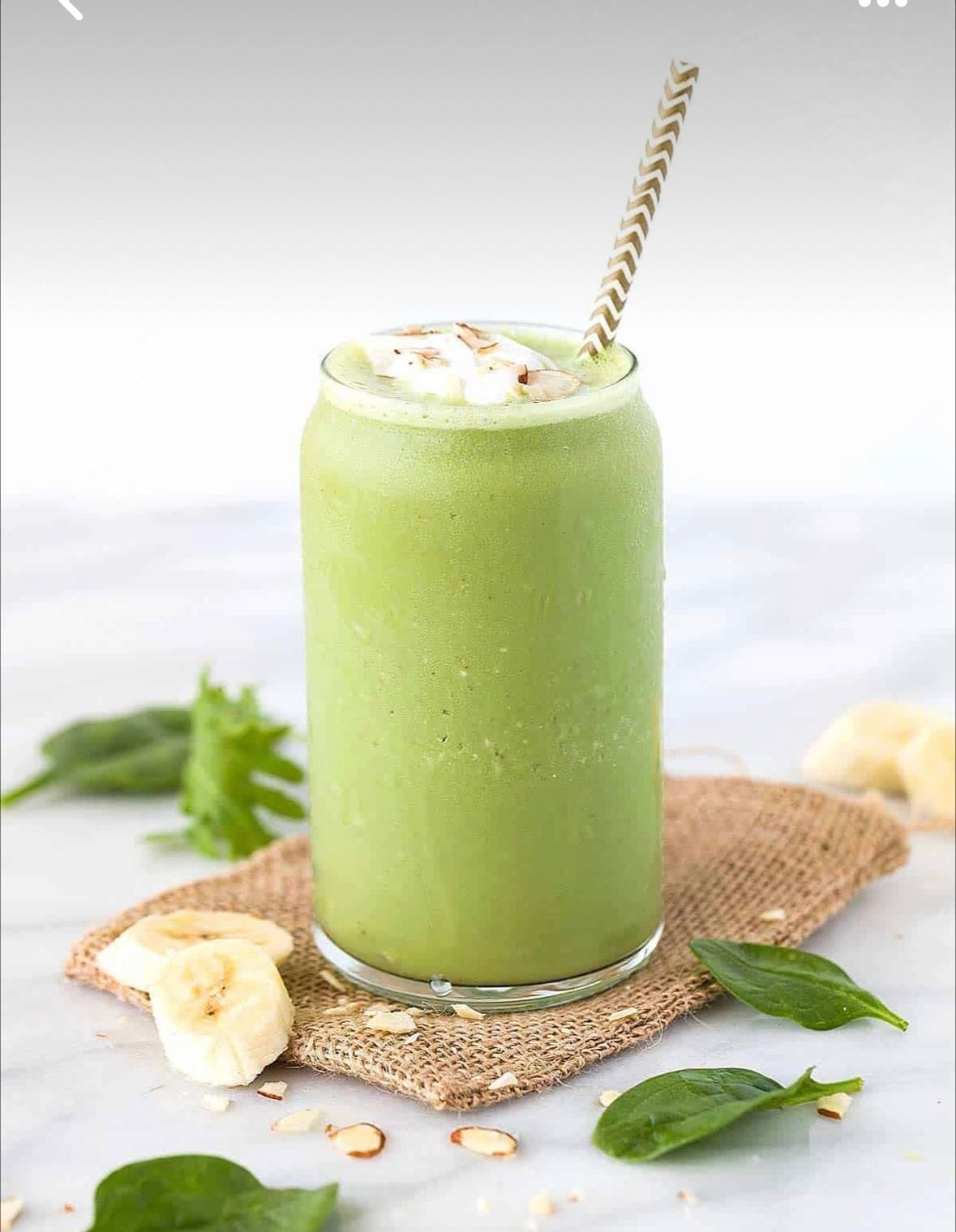 Leaf Protein (Coconut Milk, Banana, Spinach, Matcha, Flax Seeds, Bee Pollen, Honey, Plant Protein)