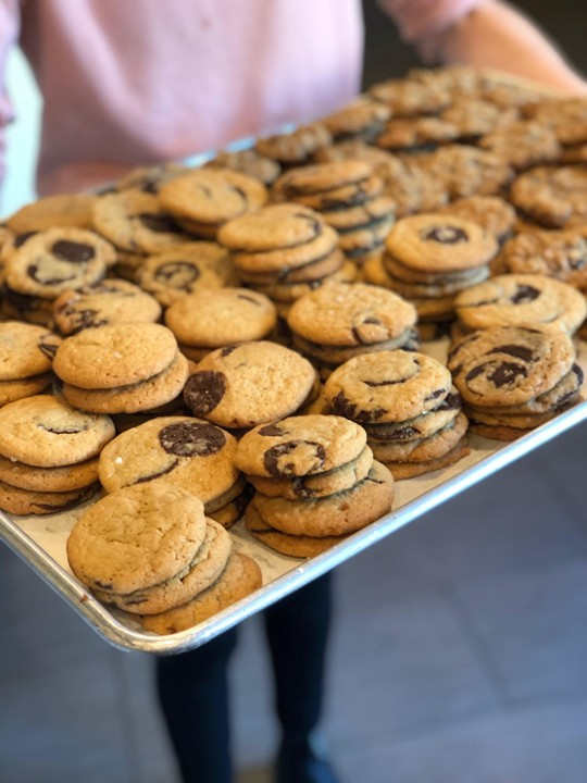 LARGE WALNUT CHOCOLATE CHIP