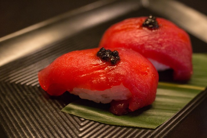 tuna nigiri