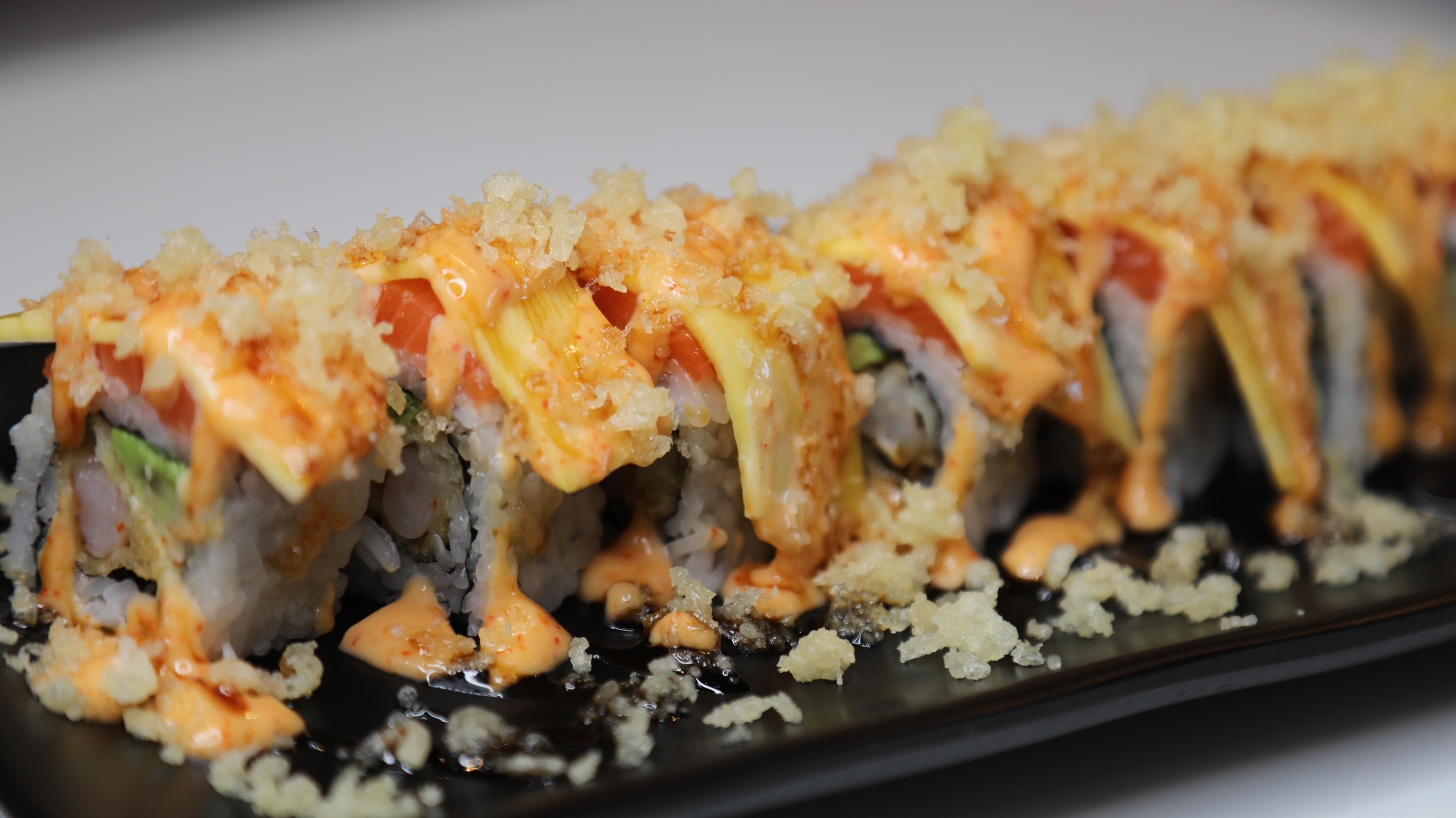 Crunchy Mango Roll