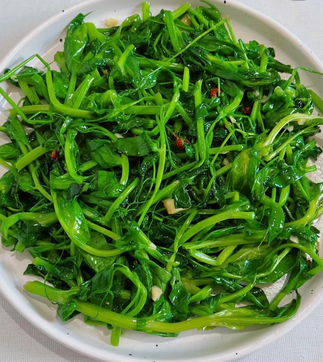 Pan Fried Snow Pea Leaves w Pickled Mustard Greens 酸菜炒豆苗