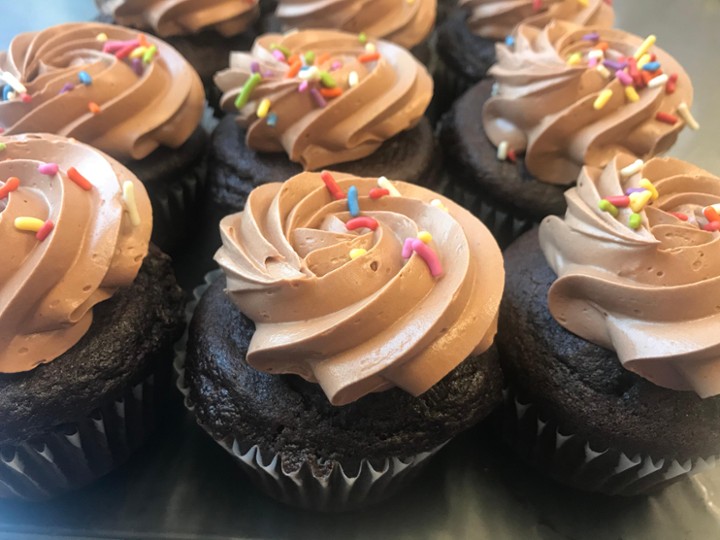 Chocolate Cupcakes with Vanilla Buttercream