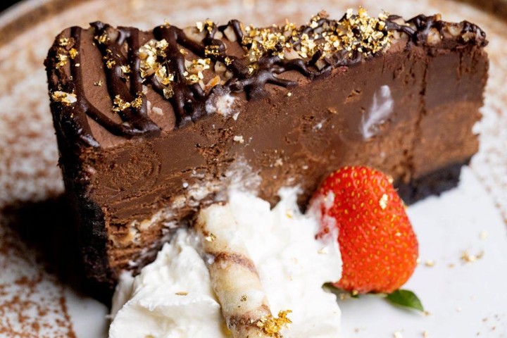 CHOCOLATE TOFFEE MOUSSE CAKE