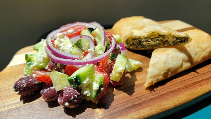 Spanakopita & Salad (v)