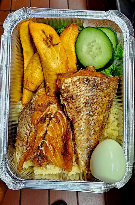 ATTIEKE With fried Fish and Vegetables