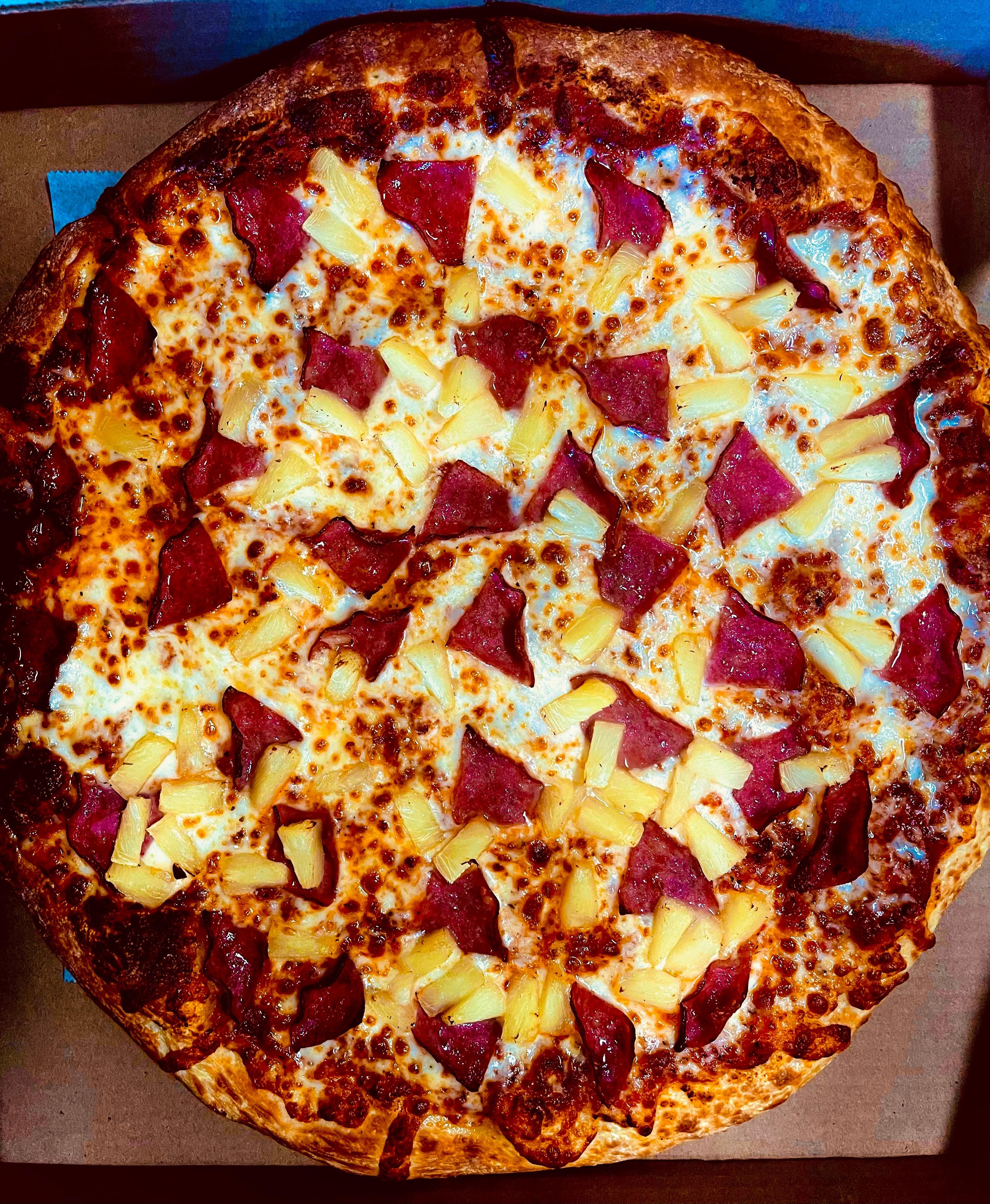 Aloha Hawaiian Pizza