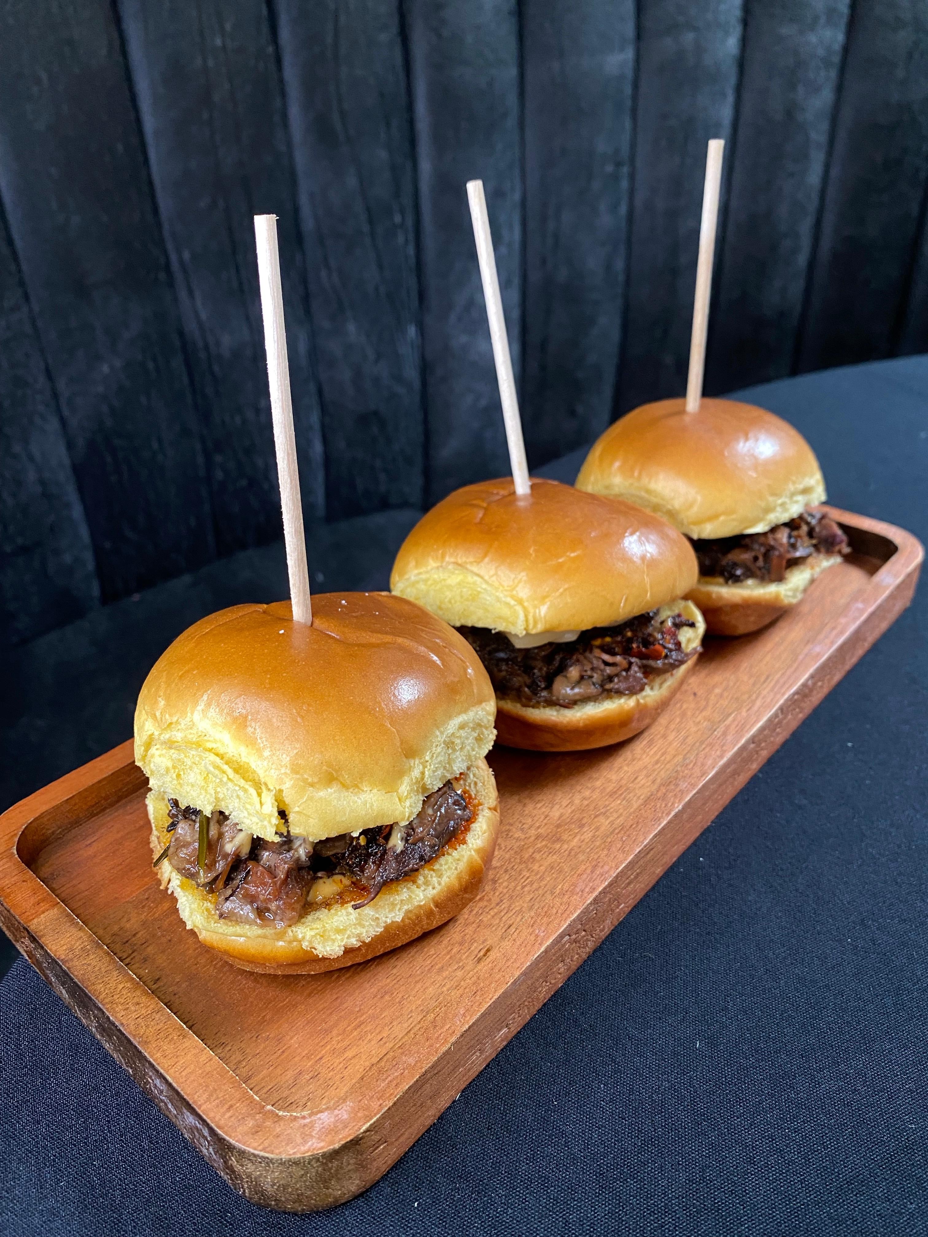 OXTAIL SLIDERS (3)