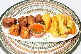 Chicharron Con Yuca 