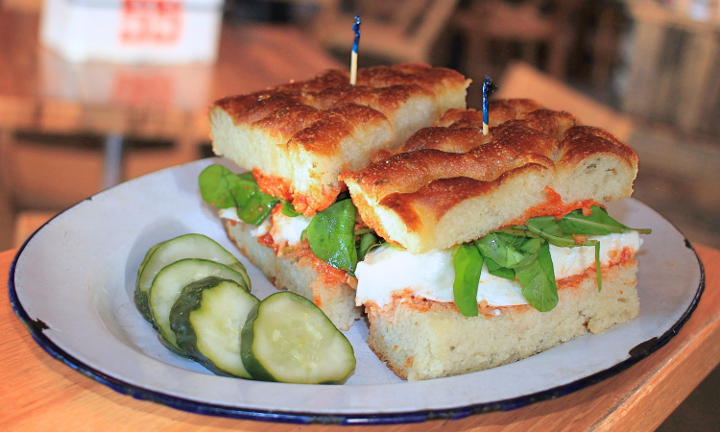 ROASTED TOMATO PESTO & MOZZARELLA