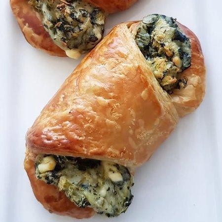 Spinach & Cheese Croissant