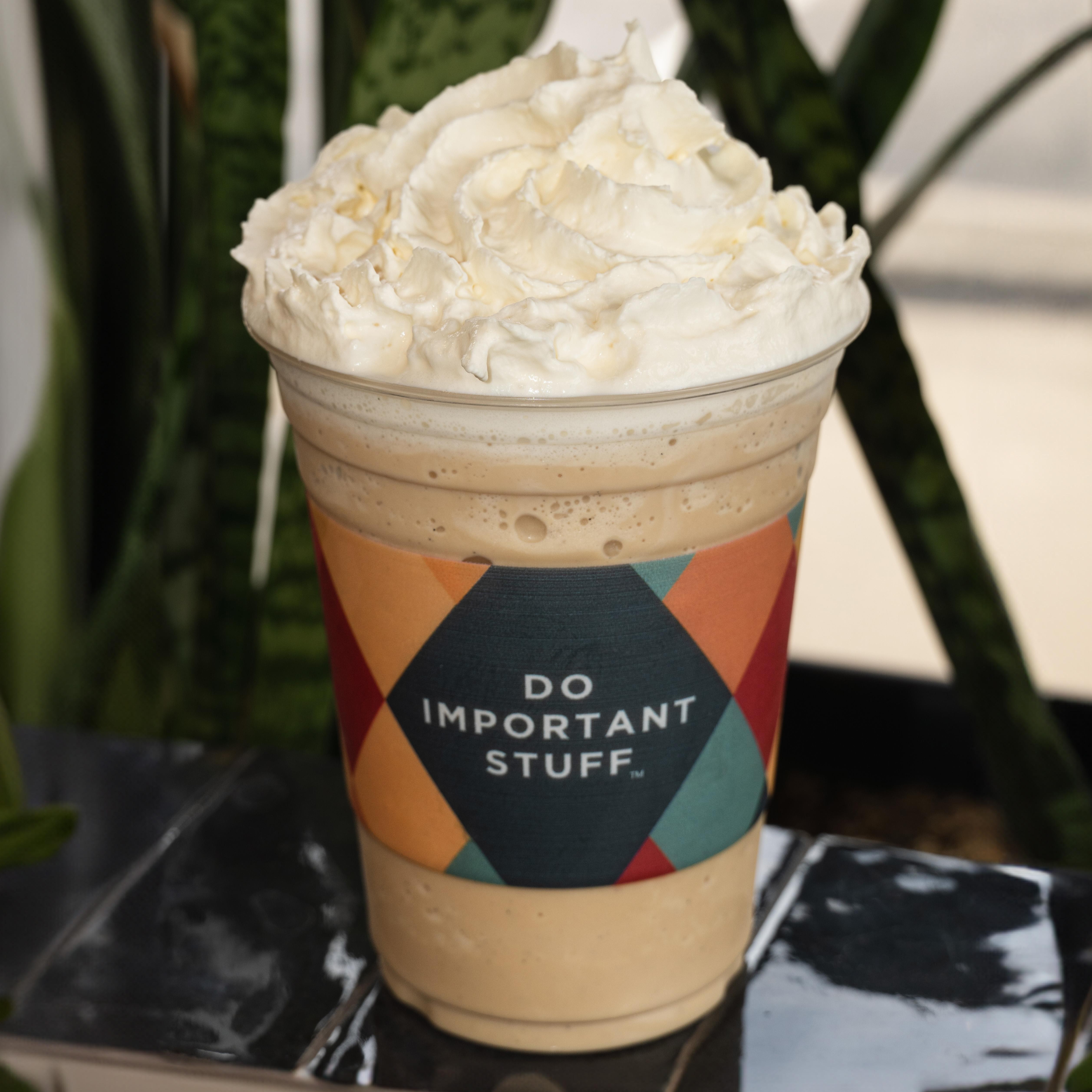 Vanilla Bean Frappe (BLENDED)