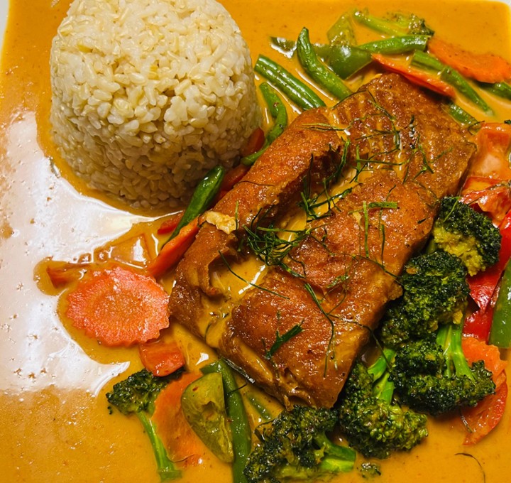 Choo Chee Salmon (Dinner) 🌶️