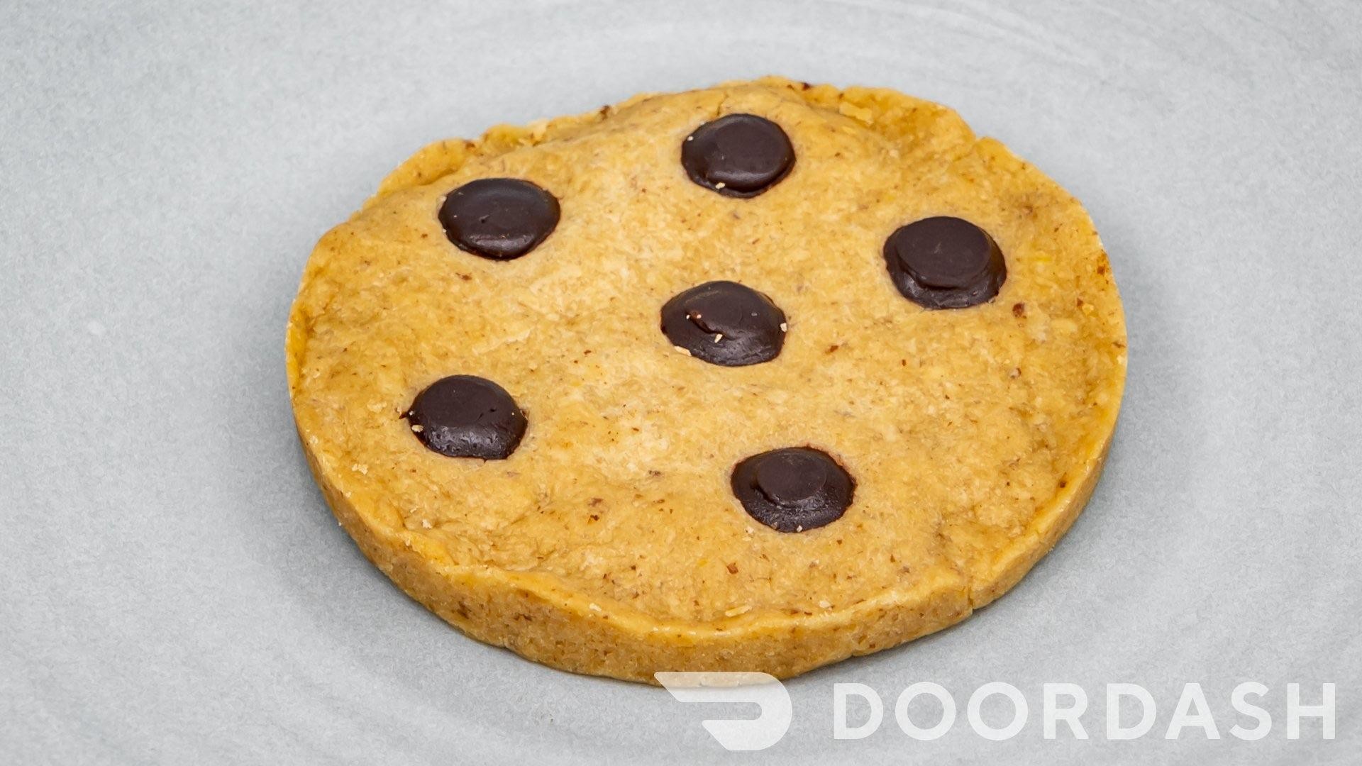 Chocolate chunk shortbread cookie