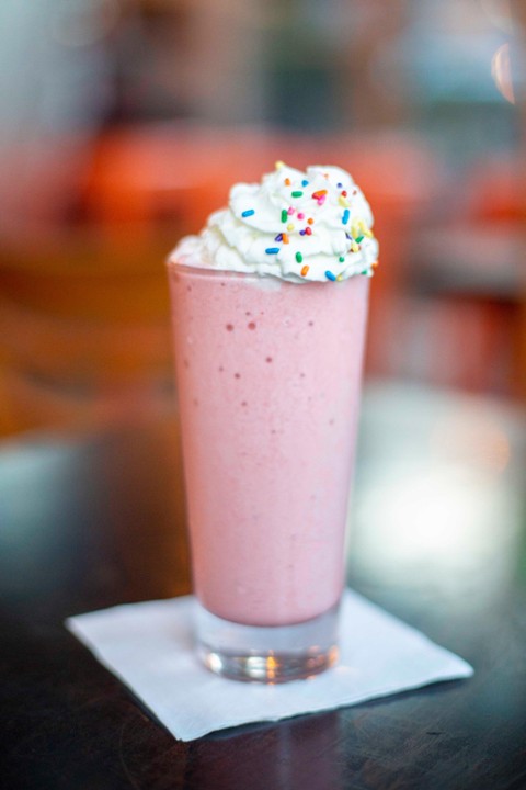 Strawberry Shake* 12 oz