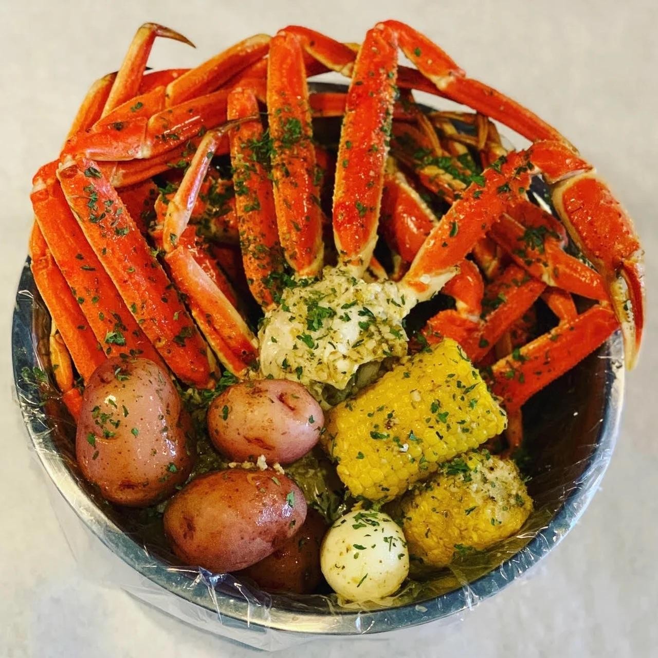 Crab Lovers Plate - 1.5 lbs Snow Crab Clusters , 2 Corn, 1 Egg and 2 Potatoes (Copy)
