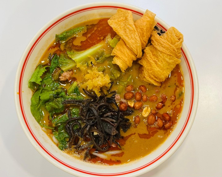 E1.Spicy Snail Rice Noodle Soup