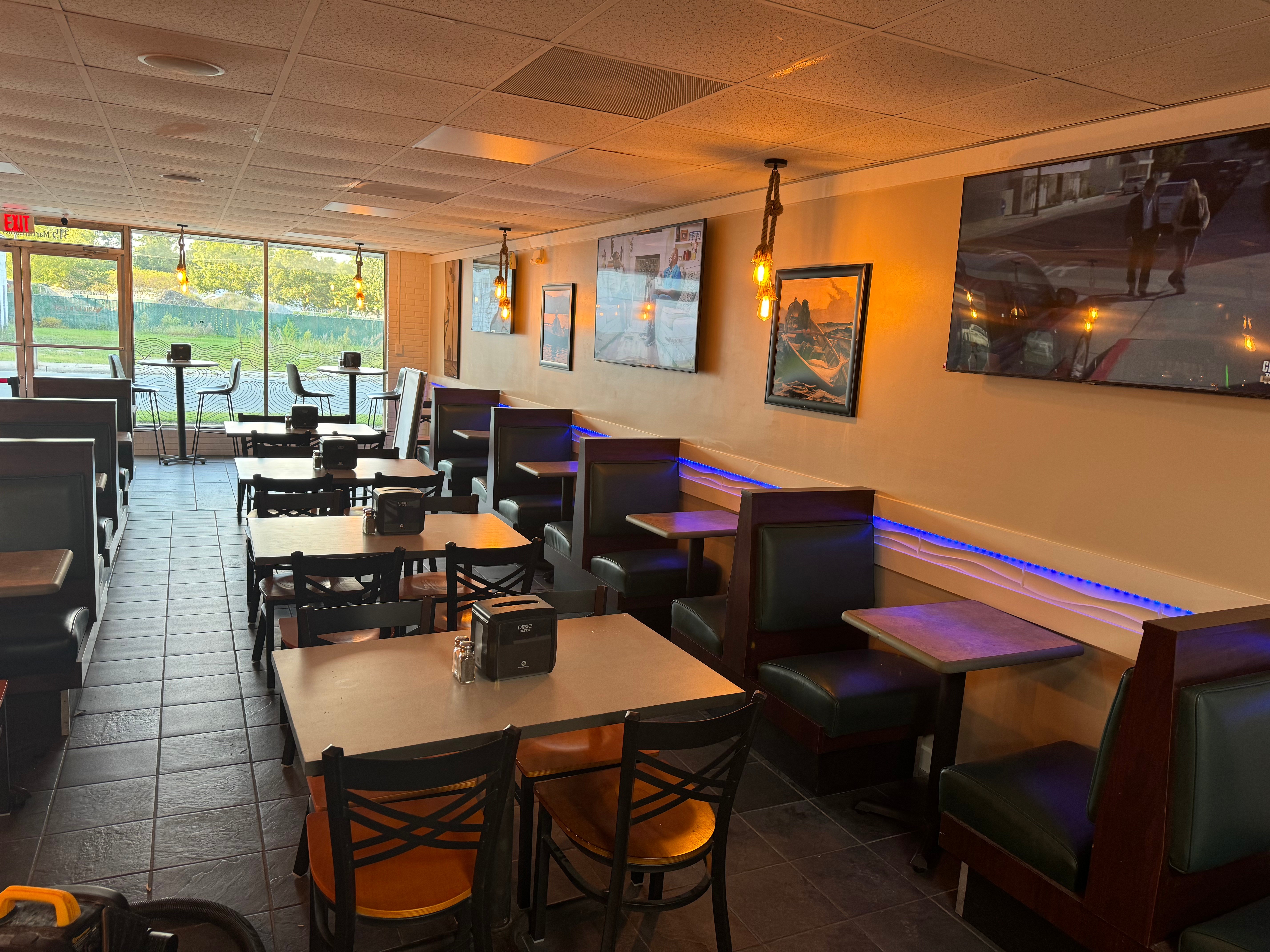 Brick House Seafood Cafe 315 MLK Blvd Toast