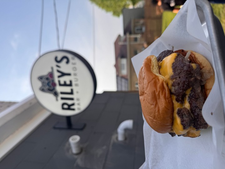 Riley’s Bar + Burger 100 East Montana Street | Toast