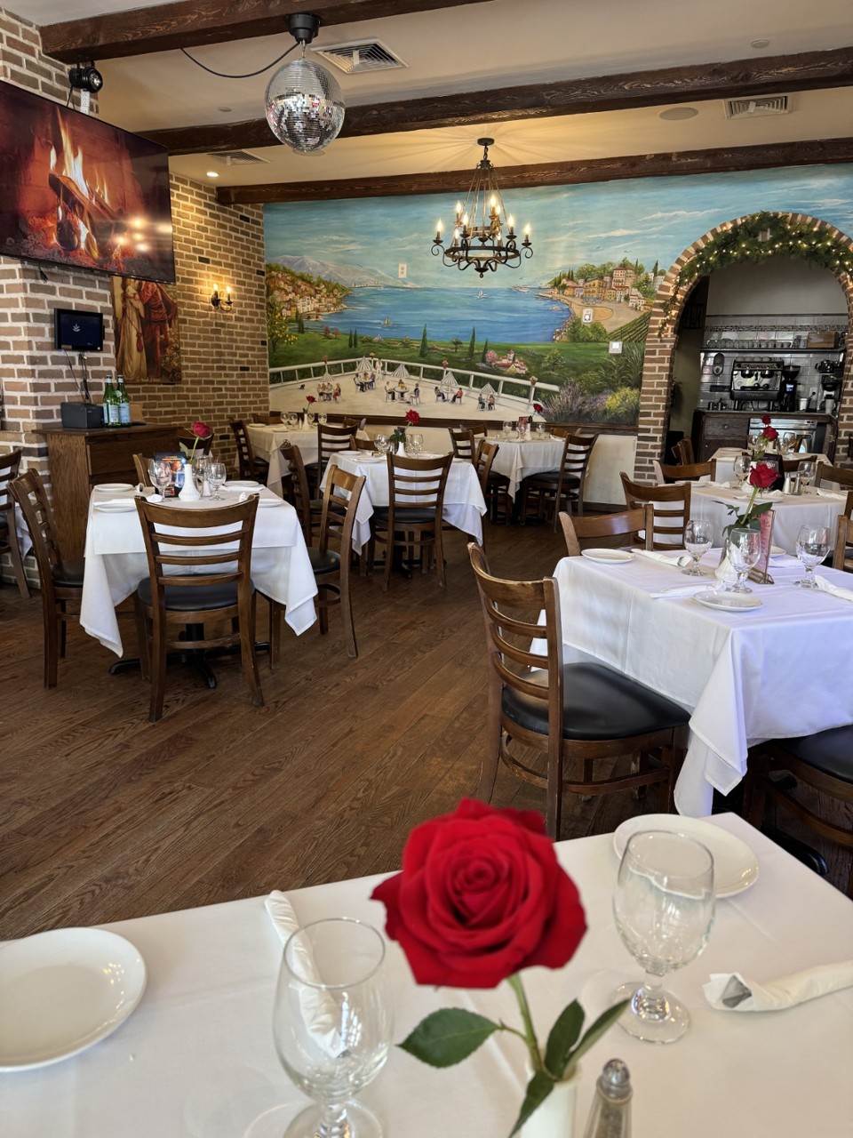 Romeo's Italian Restaurant 74-27 37th Avenue