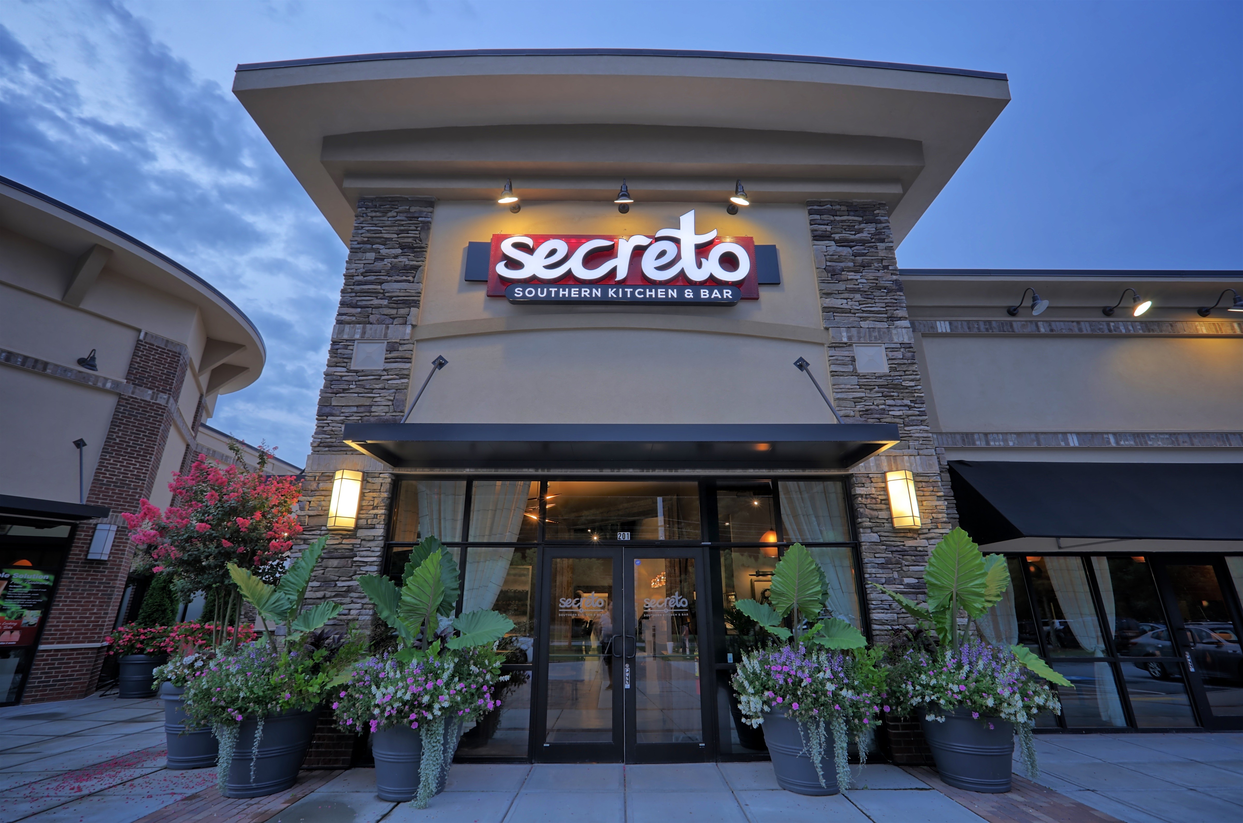 secreto kitchen and bar brookhaven