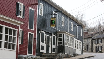 Manor Hill Tavern