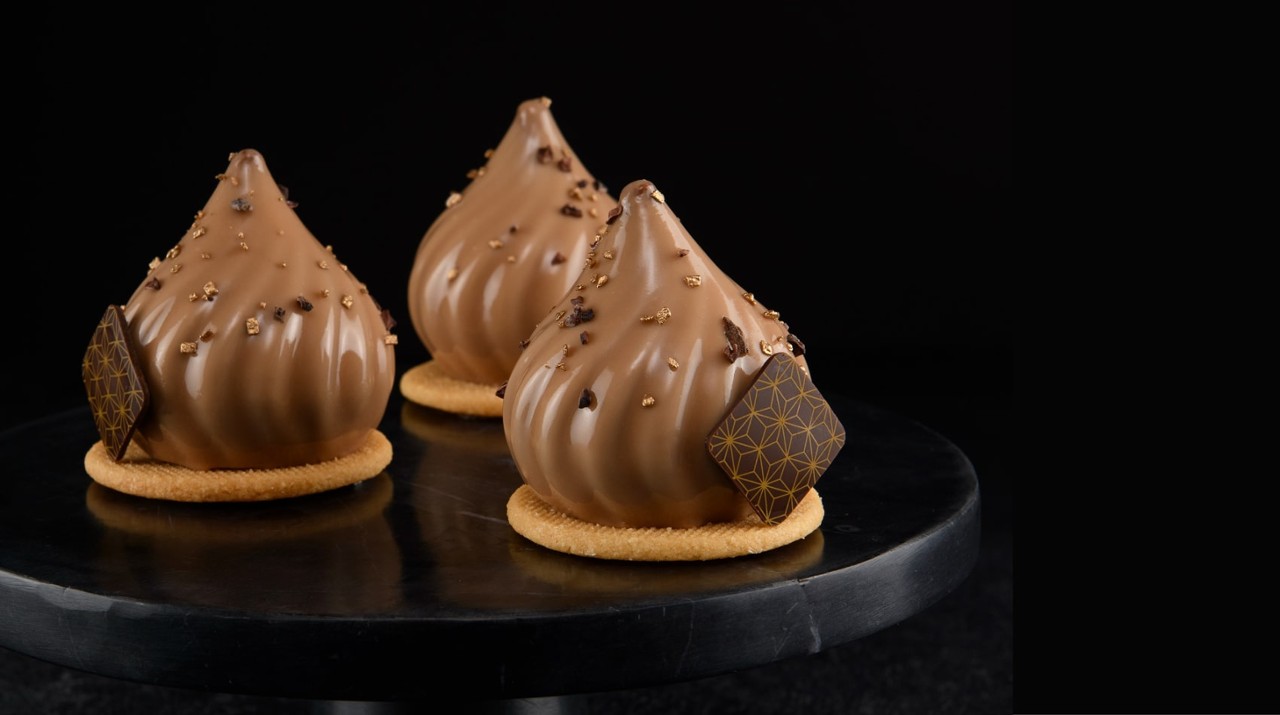 The Glass Knife 276 South Orlando Avenue