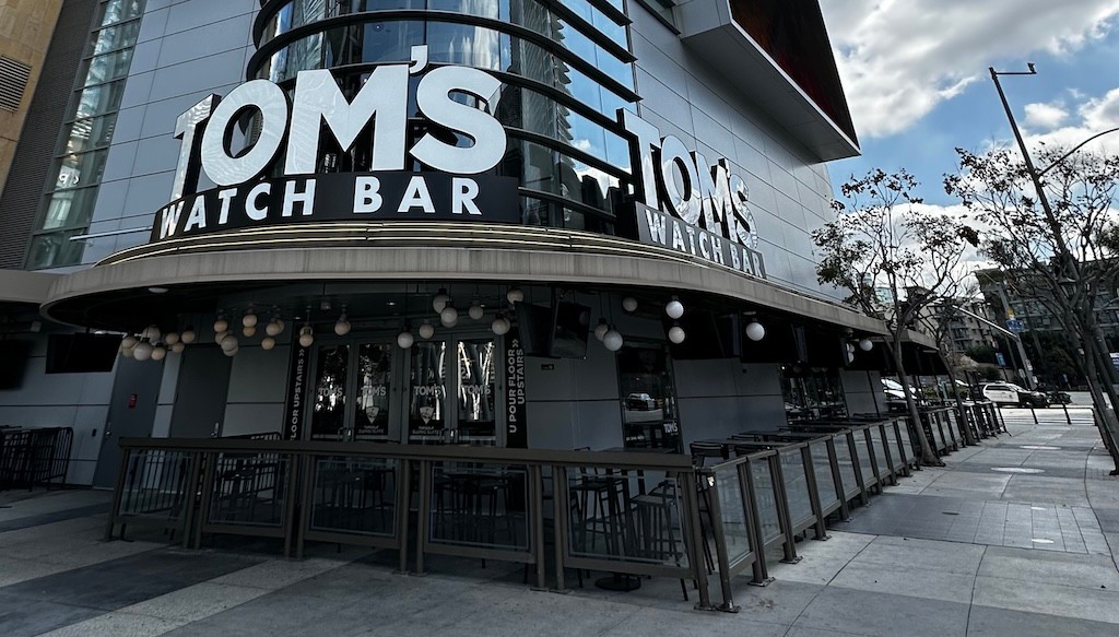 Tom's Watch Bar - SEATTLE NORTH BRESSI 232 1st Avenue North