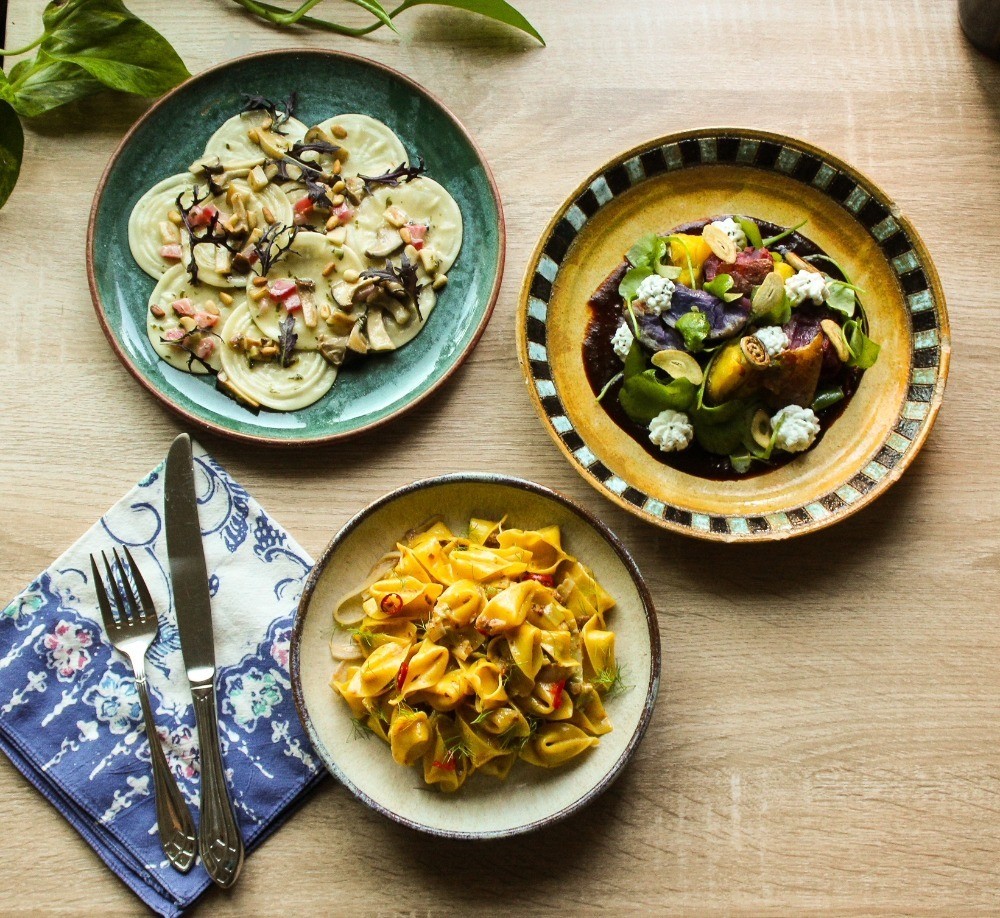 Cafe Lolo 806 E Roy St