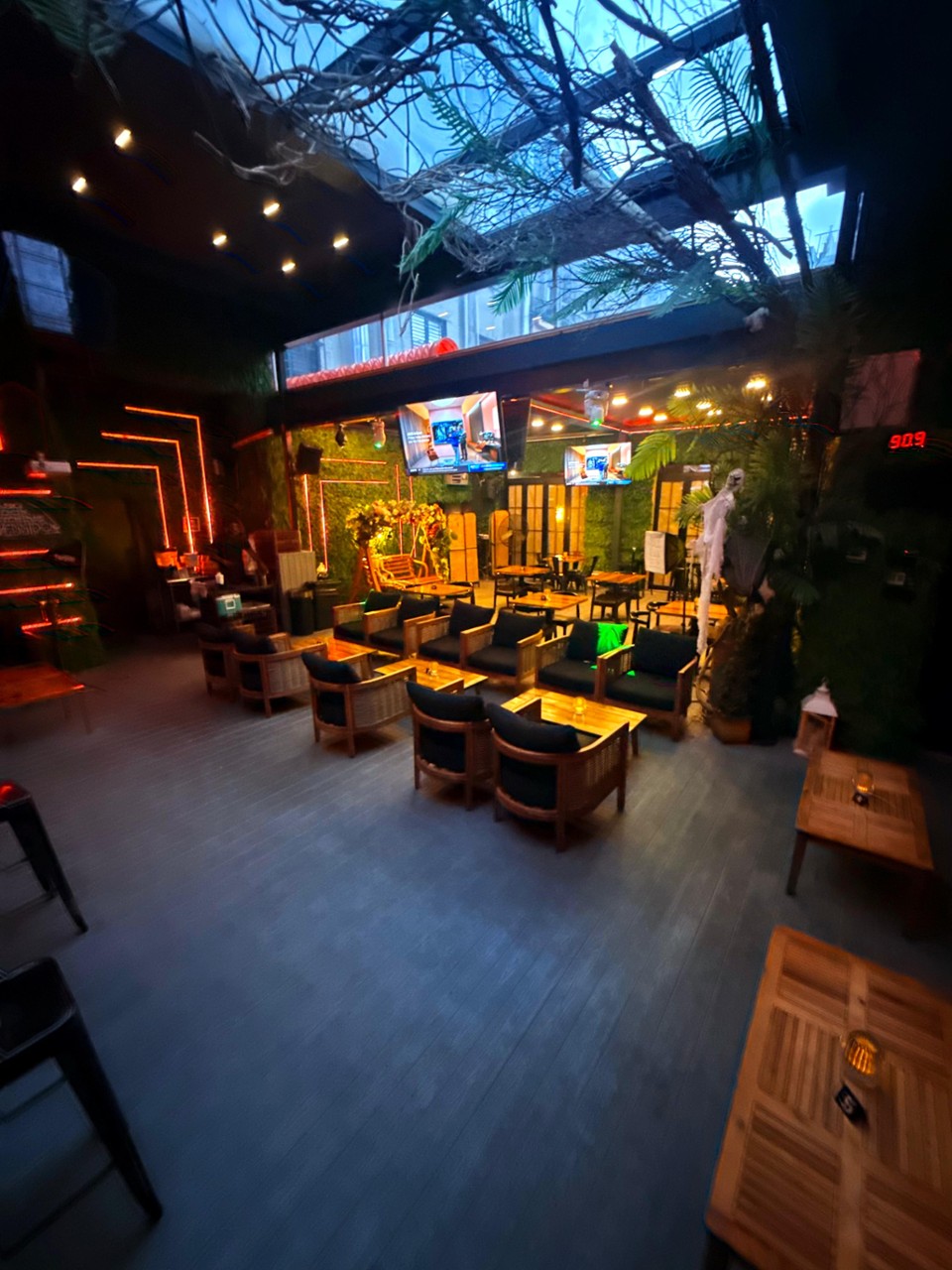 iNINE Bistro 53 Bruckner Boulevard