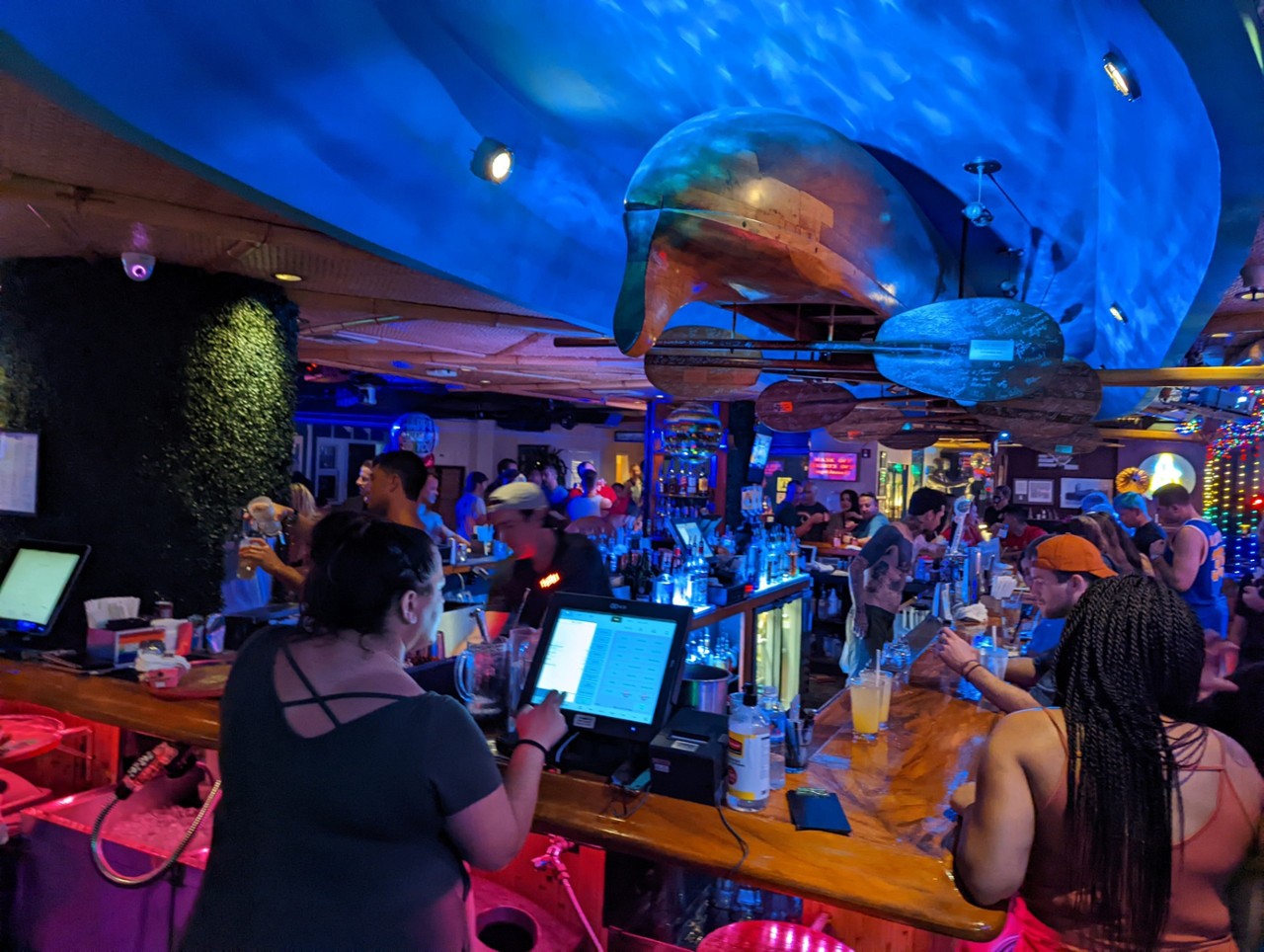 Hula's Bar & Lei Stand Kapahulu
